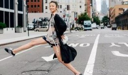 街拍网红吃瓜图片高清视频,瓜果飘香，美食诱惑尽收眼底